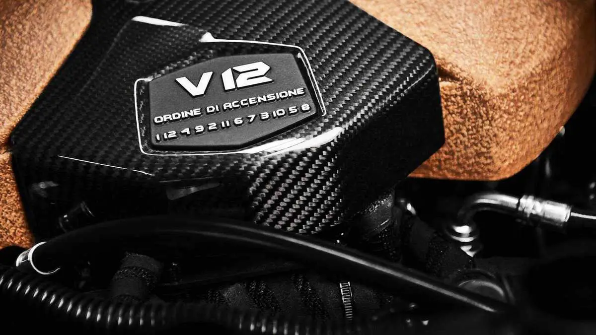 Voici la signification de la suite de chiffres gravée sur les moteurs Lamborghini