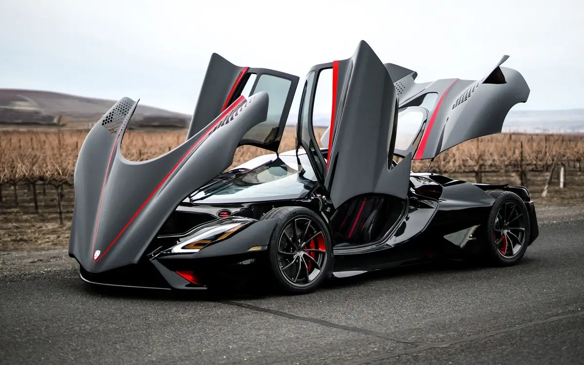 SSC Tuatara : une hypercar avec l'ambition de faire mal aux Bugatti et Koenigsegg