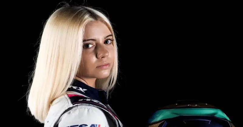 Portrait : Angélina Favario poursuit sa route en sport automobile 