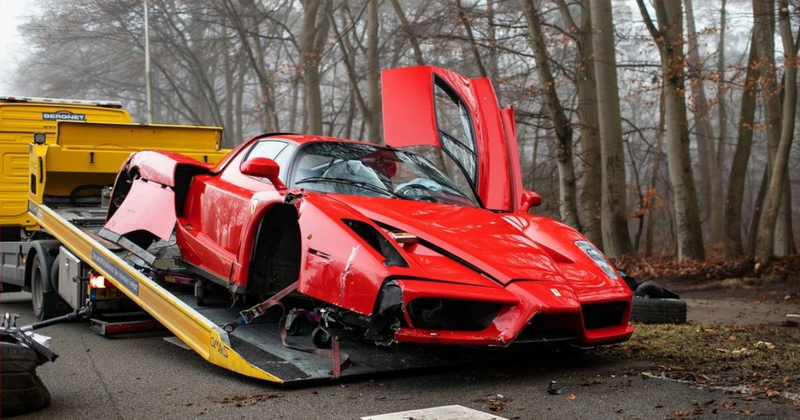 PHOTOS : spectaculaire crash d'une Ferrari Enzo aux Pays-Bas