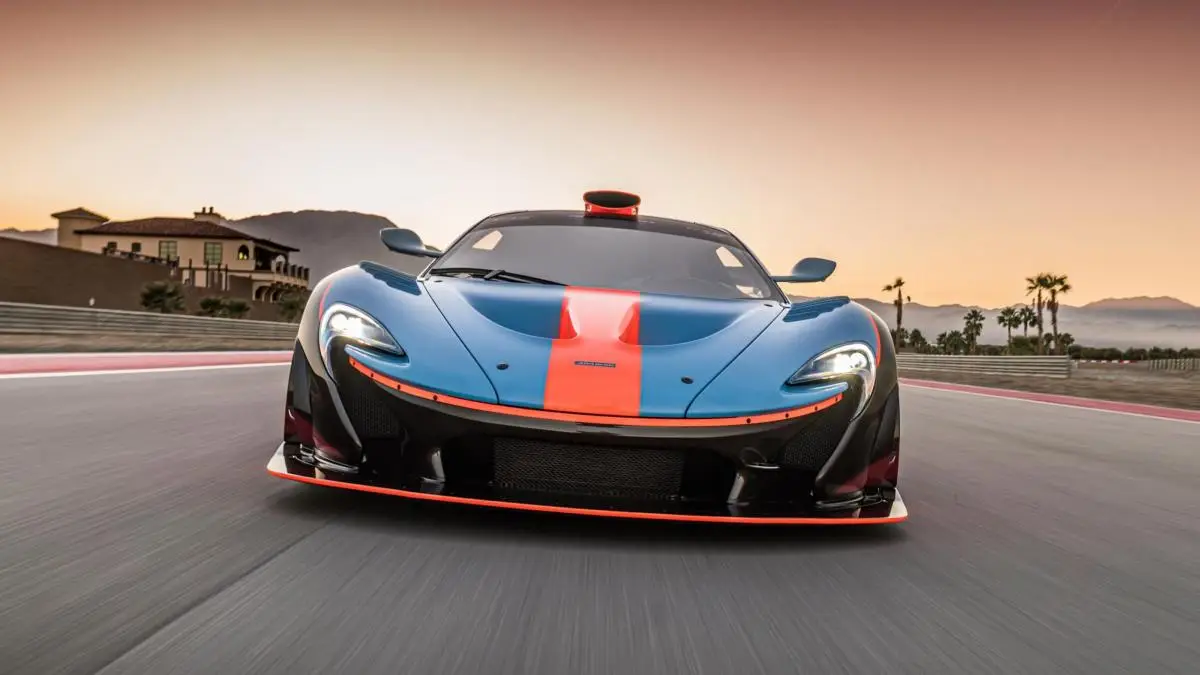 Photos : McLaren P1 GTR version Gulf et entièrement homologuée pour la route !